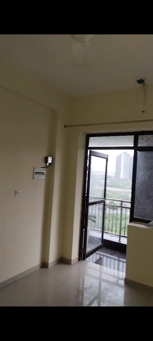 2 BHK Apartment For Rent in Pyramid Heights, Sector 85