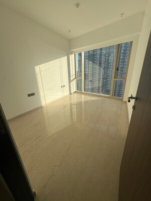 Room in 3 BHK Apartment at Lodha World One, Worli – for Rent