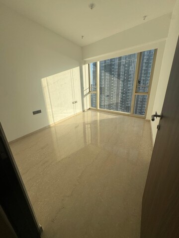 Room in 3 BHK Apartment at Lodha World One, Worli – for Rent