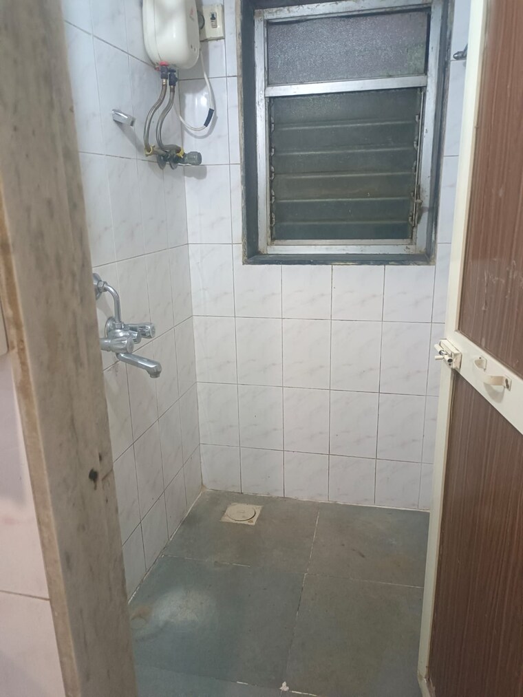 Bathroom, amboli 1 Bedroom 470 Sq.Ft. Apartment In Amboli Mumbai 9579196