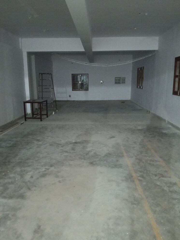 Hall, aliganj Commercial Office Space 2000 Sq.Ft. In Aliganj Lucknow 9579227
