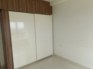 Room in 2 BHK Apartment at Tata Aquila Heights, Jalahalli – for Rent