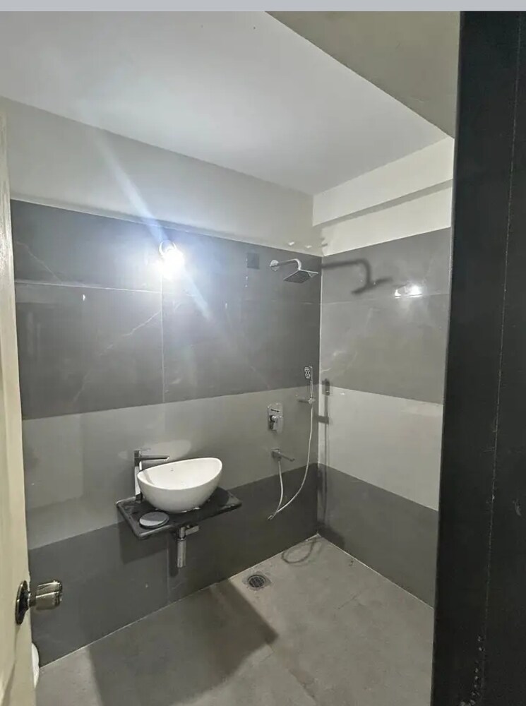 Bathroom, goregaon west Pg For Boys In Goregaon West 9579237