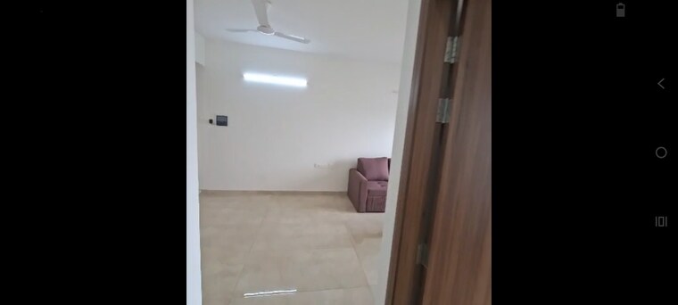 Room, bandra east 2 Bedroom 750 Sq.Ft. Apartment In Bandra East Mumbai 9579240