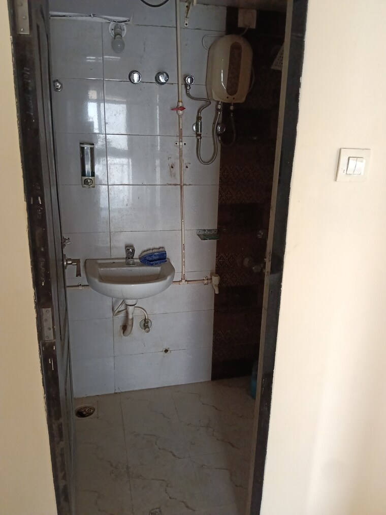 Bathroom, swagat-heights 1 Bedroom 640 Sq.Ft. Apartment In Mira Road Thane 9579236