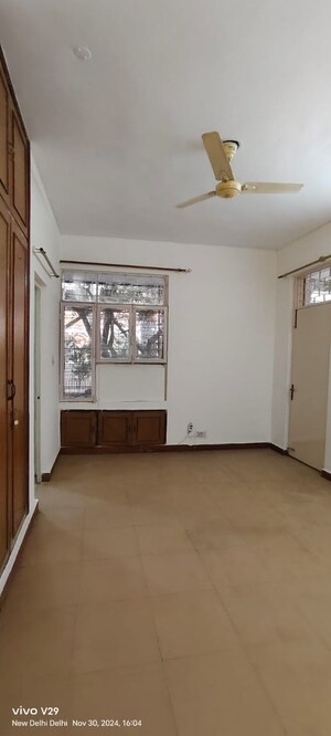 2 BHK Apartment For Sale in RWA Jasola Sector 7, Jasola