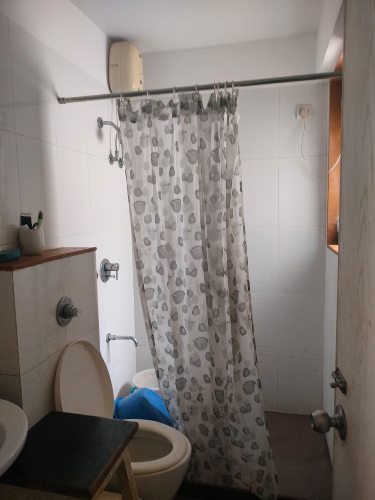 Attached Bathroom, lodha-casa-bella 1.5 Bedroom 585 Sq.Ft. Apartment In Dombivli East Thane 9579259