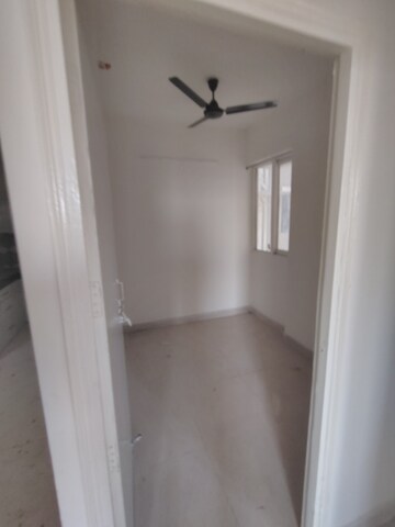 Furnished Amenities in 3 BHK Apartment at Signature Global Golf Greens, Sector 79 – for Rent