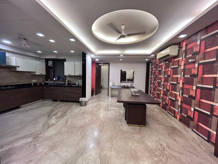  Parking, greater kailash ii 4 Bedroom 370 Sq.Yd. Builder Floor In Greater Kailash ii Delhi 9579273