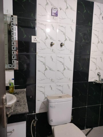 Bathroom in 2 BHK Builder Floor at Eco City Noida, Sector 75 – for Rent