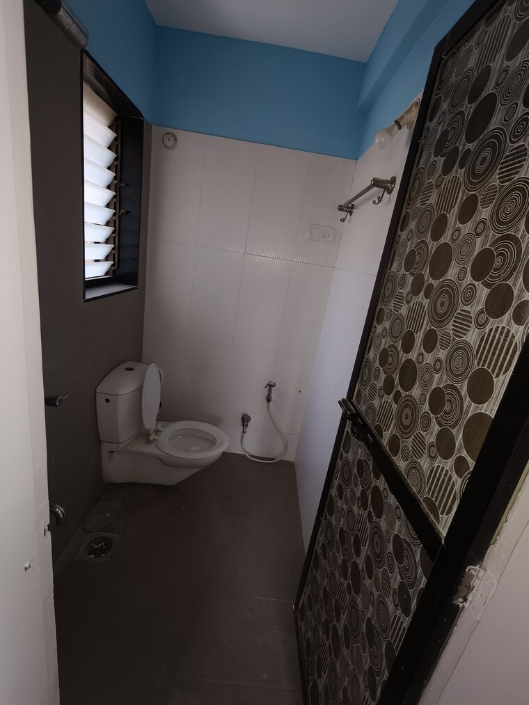 Bathroom, new-saraswati-chs 1 Bedroom 450 Sq.Ft. Apartment In Kandivali East Mumbai 9579345