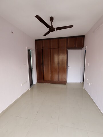 Room in 1 BHK Apartment at New Saraswati CHS, Kandivali East – for Rent