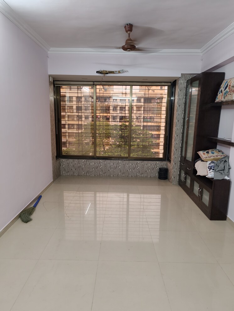 Room, new-saraswati-chs 1 Bedroom 450 Sq.Ft. Apartment In Kandivali East Mumbai 9579345