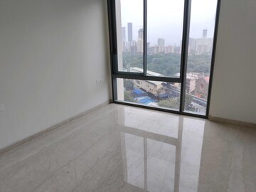Room in 3 BHK Apartment at Piramal Mahalaxmi, Mahalaxmi – for Rent