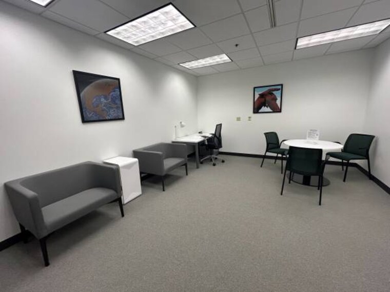 Team Area, laxmi nagar Commercial Office Space 435 Sq.Ft. In Laxmi Nagar Delhi 9579351