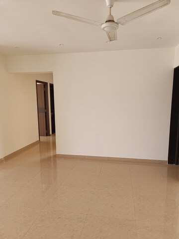 Room in 2.5 BHK Apartment at Evershine Crown, Kandivali East – for Sale