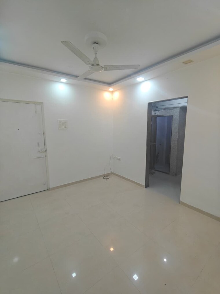 Room, highland-residency-chsl 1 Bedroom 450 Sq.Ft. Apartment In Balkum Pada Thane 9579347