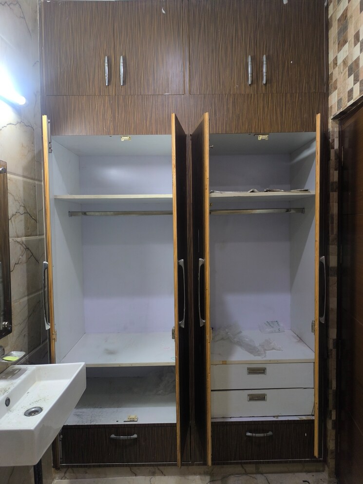 undefined, sector 56 3 Bedroom 3400 Sq.Ft. Villa In Sector 56 Noida 9579366