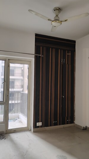 2 BHK Apartment For Rent in Panchsheel Greens II, Sector 16 Greater Noida