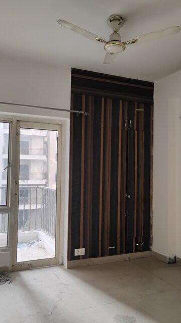 2 BHK Apartment For Rent in Panchsheel Greens II, Sector 16 Greater Noida