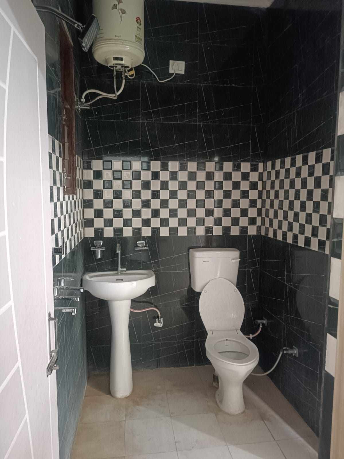 3 BHK Apartment For Rent in Mittals Rishi Apartments Chandigarh