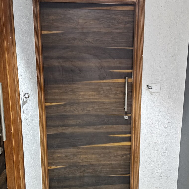 Room, goregaon east 5 Bedroom 1500 Sq.Ft. Apartment In Goregaon East Mumbai 9579403