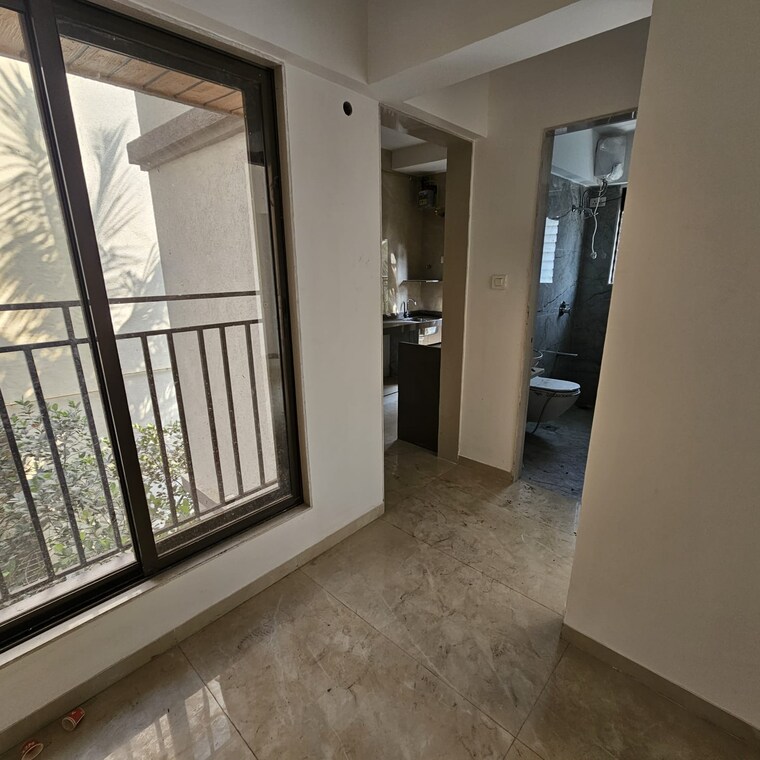 Room, goregaon east 5 Bedroom 1500 Sq.Ft. Apartment In Goregaon East Mumbai 9579403