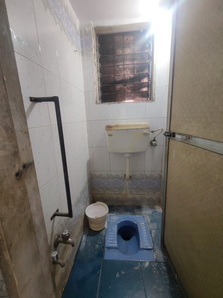 Bathroom, kopar khairane 1 Bedroom 600 Sq.Ft. Apartment In Kopar Khairane Navi Mumbai 9579406