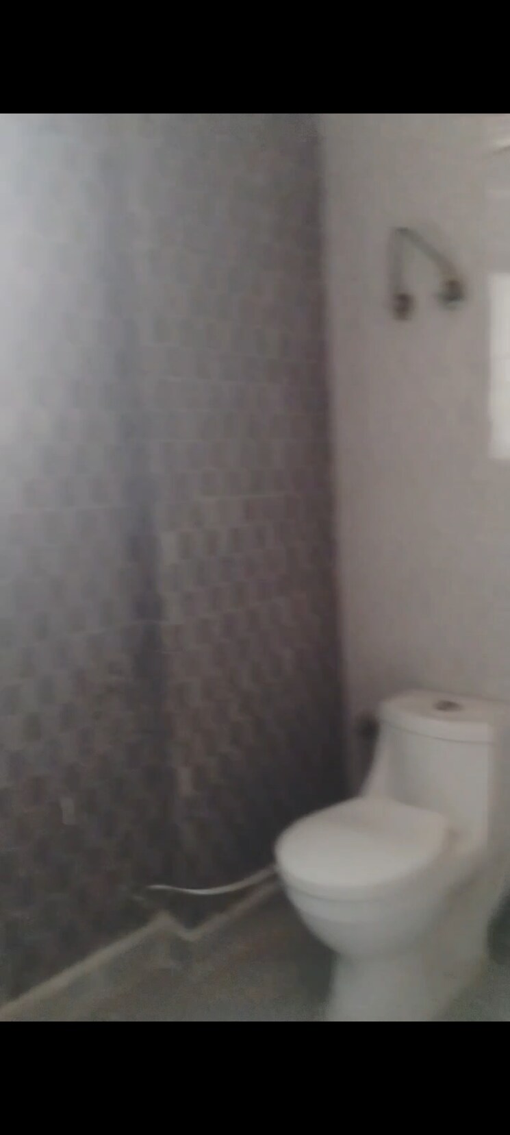 Bathroom, amrapali-dream-valley 1 Bedroom 600 Sq.Ft. Apartment In Tech Zone 4 Greater Noida Greater Noida 9579409