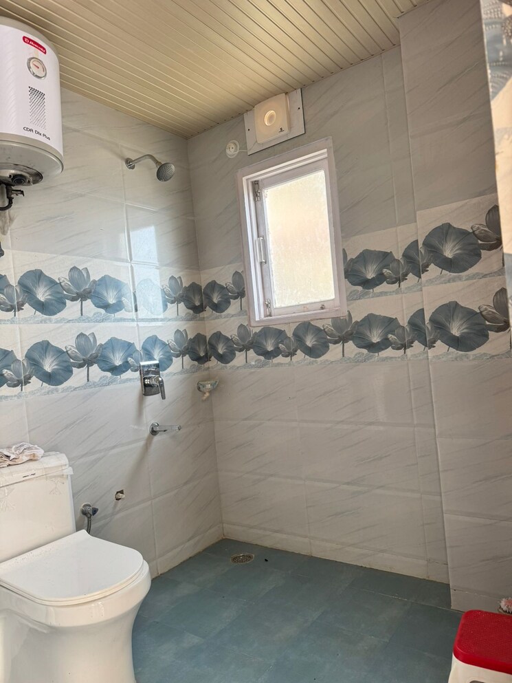 Bathroom, malyana 3 Bedroom 1200 Sq.Ft. Apartment In Malyana Shimla 9579413