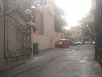 Parking in 3 BHK Apartment at Prabhadevi CHS, Prabhadevi – for Rent