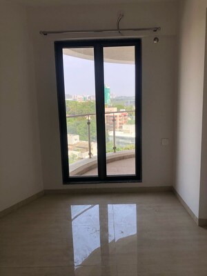 Room in 2 BHK Apartment at Je And Vee Om Trimurti, Malad East – for Rent