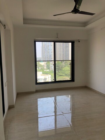 2 BHK Apartment For Rent in Je And Vee Om Trimurti, Malad East