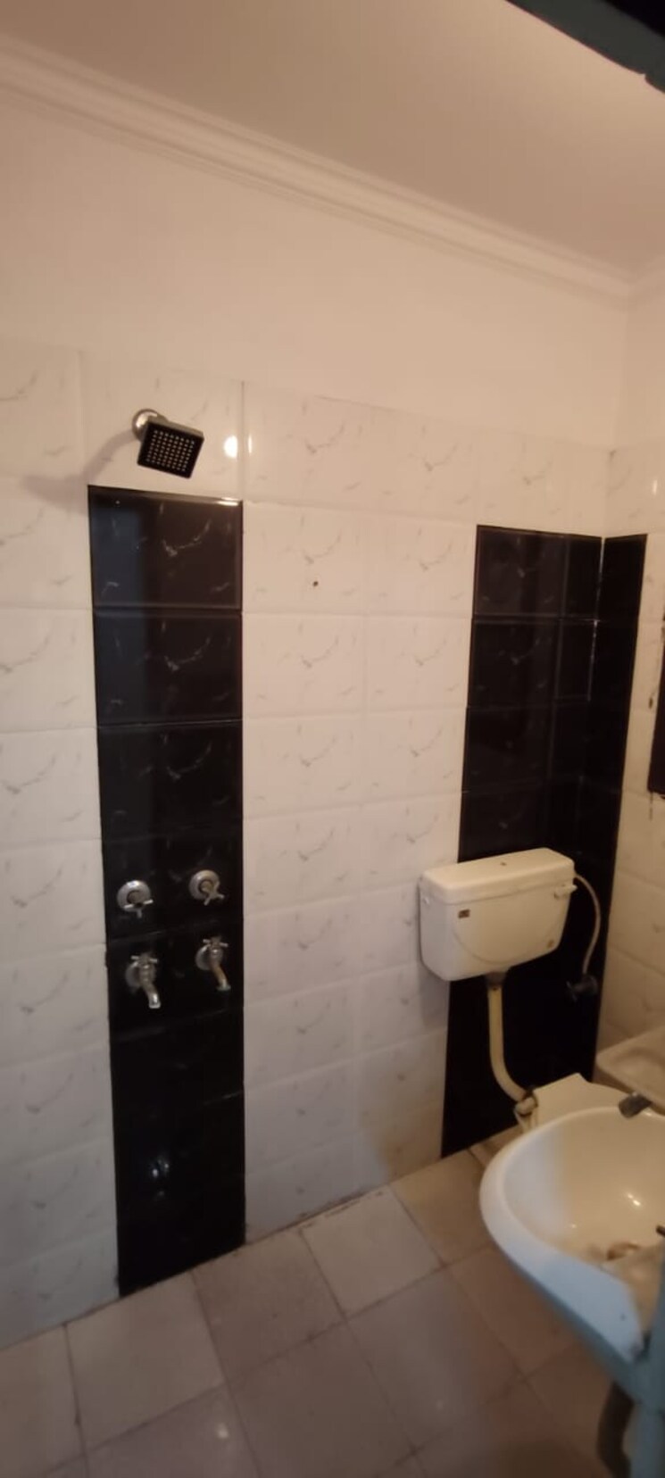 Bathroom, dwarka 2 Bedroom 750 Sq.Ft. Builder Floor In Dwarka Delhi 9579471