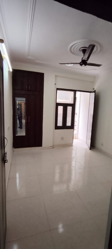 Room in 2 BHK Builder Floor at Dwarka – for Sale