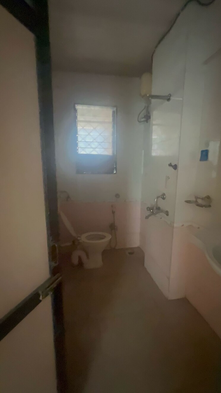 Bathroom, riddhi-garden 2 Bedroom 900 Sq.Ft. Apartment In Malad East Mumbai 9577382
