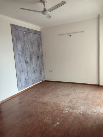 2.5 BHK Apartment For Rent in Amrapali Leisure Park, Amrapali Leisure Valley