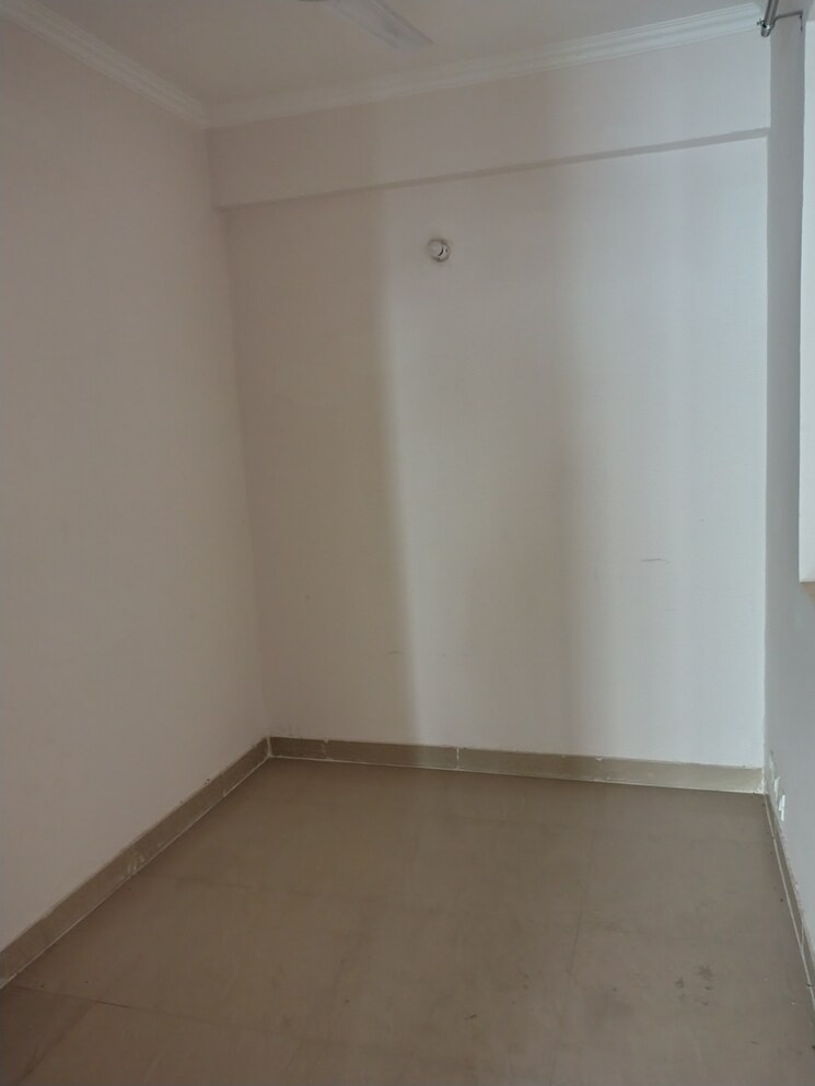 Room, amrapali-leisure-park 2.5 Bedroom 1225 Sq.Ft. Apartment In Amrapali Leisure Valley Greater Noida 9579486