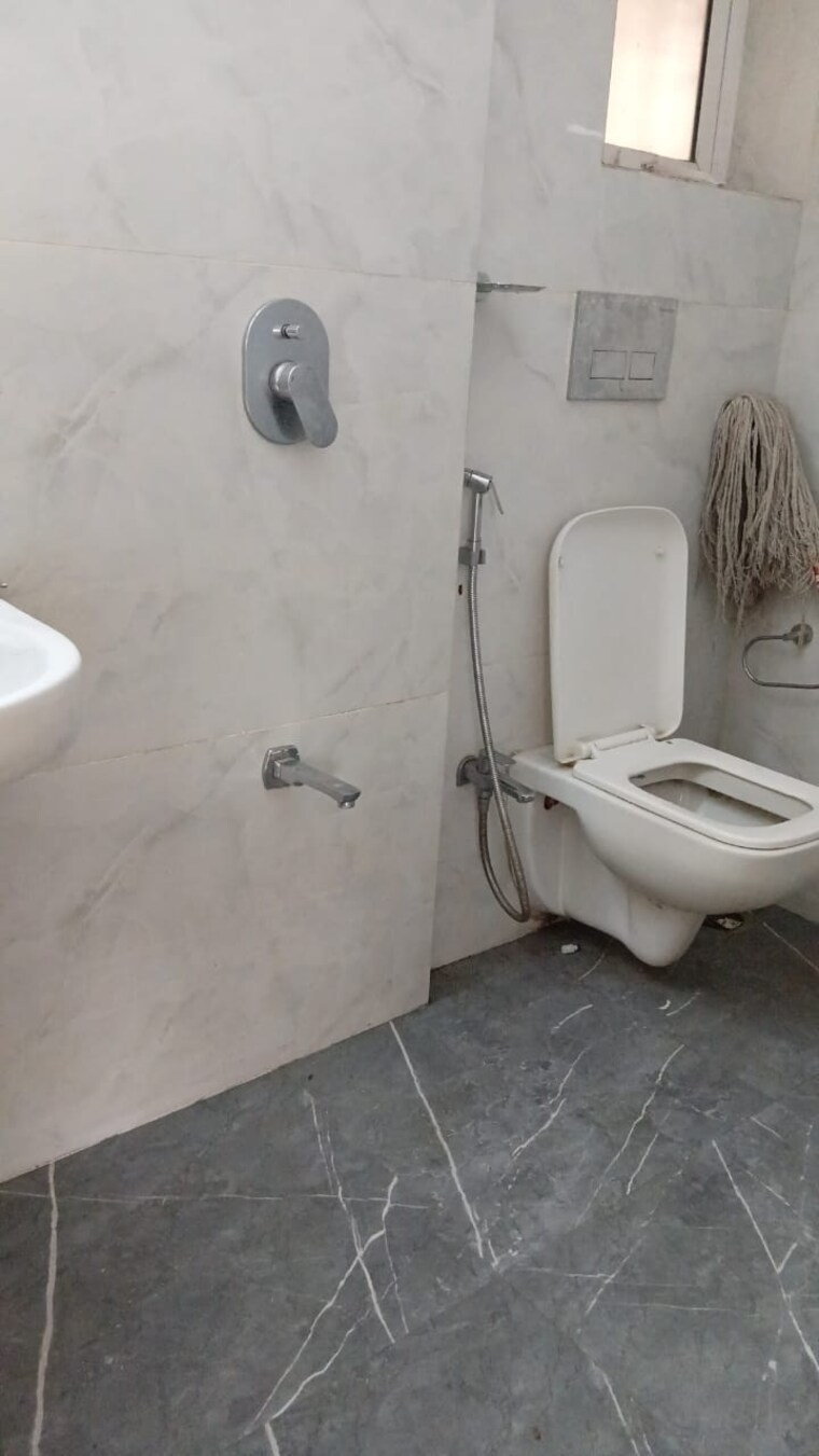 Bathroom, riddhi-garden 2 Bedroom 980 Sq.Ft. Apartment In Malad East Mumbai 9577337