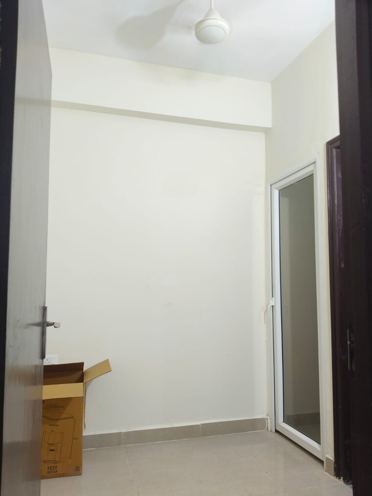 Room, amrapali-crystal-homes 4 Bedroom 2175 Sq.Ft. Apartment In Sector 76 Noida 9579496