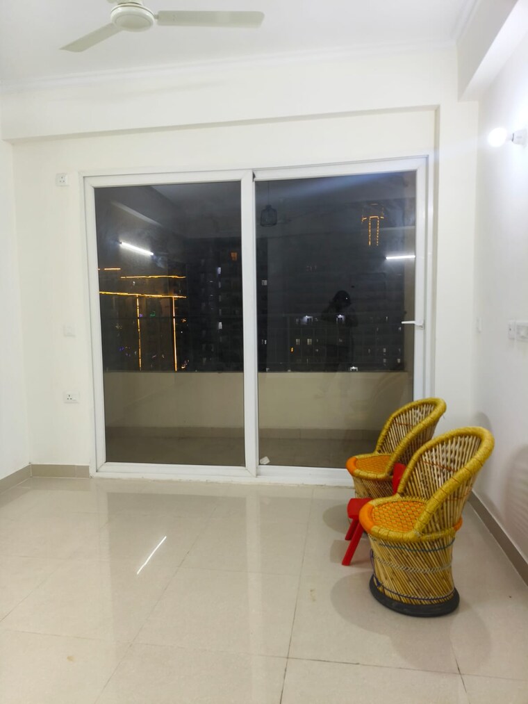 Living Room, amrapali-crystal-homes 4 Bedroom 2175 Sq.Ft. Apartment In Sector 76 Noida 9579496