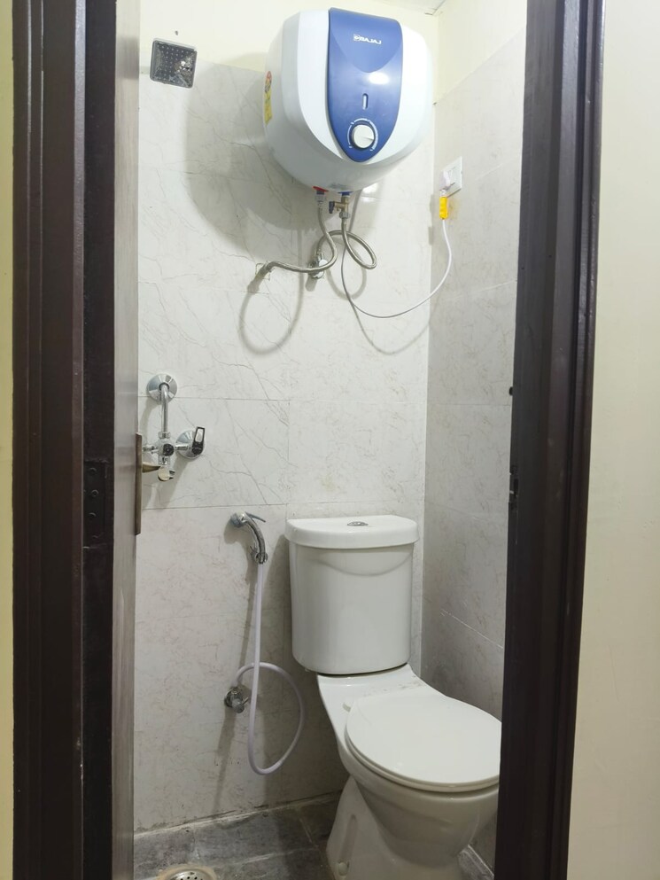 Bathroom, amrapali-crystal-homes 4 Bedroom 2175 Sq.Ft. Apartment In Sector 76 Noida 9579496