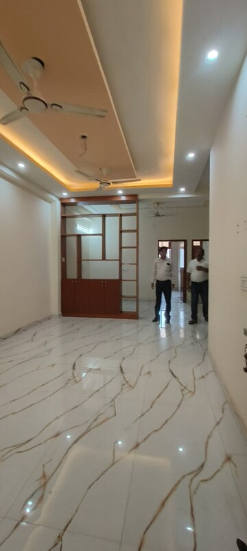 Room in 3 BHK Builder Floor at Dwarka – for Sale