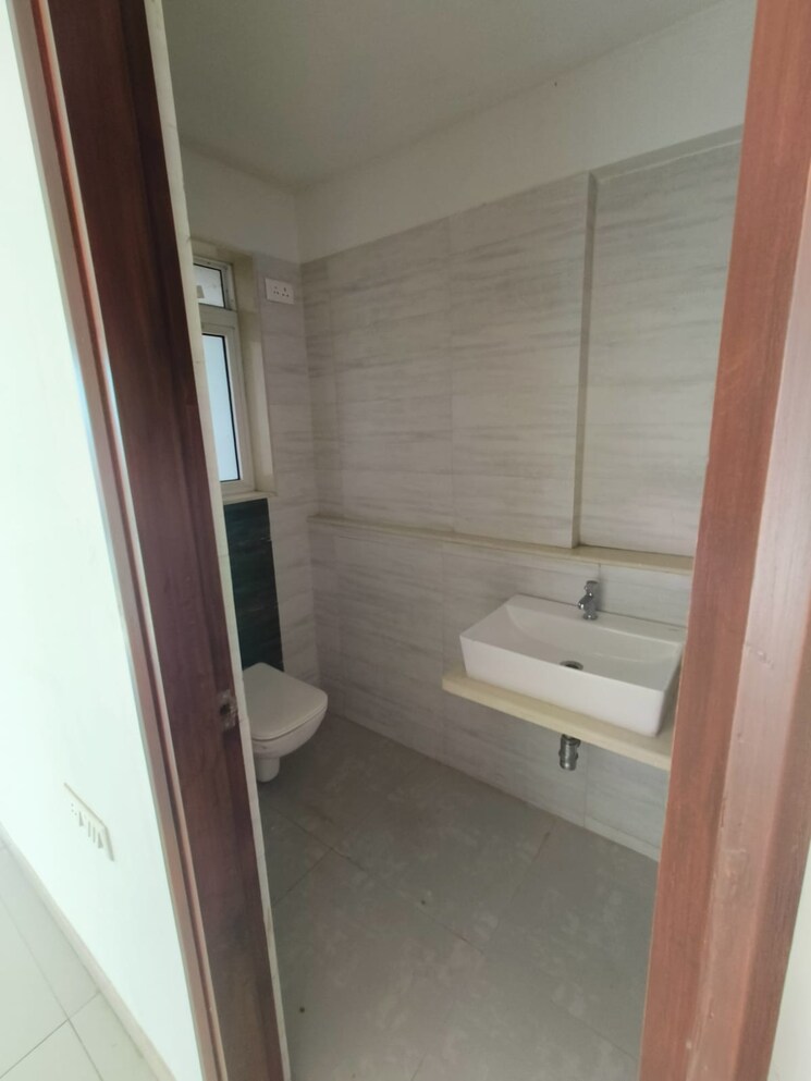 Bathroom, vijay-khetan-krishna-residences 3 Bedroom 1086 Sq.Ft. Apartment In Andheri East Mumbai 9579511