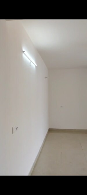 Furnished Amenities in 3.5 BHK Apartment at Sushant Golf City – for Rent