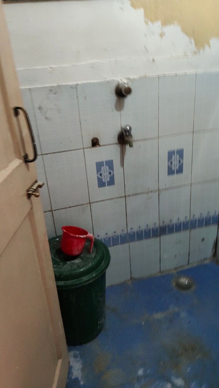 Bathroom, swadeshi-chs 1 RK 225 Sq.Ft. Apartment In Chunabhatti Mumbai 9579529