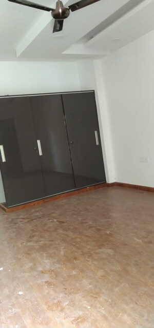 Room in 1 BHK Builder Floor at Dwarka – for Rent