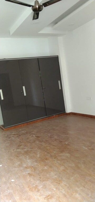 Room in 1 BHK Builder Floor at Dwarka – for Rent