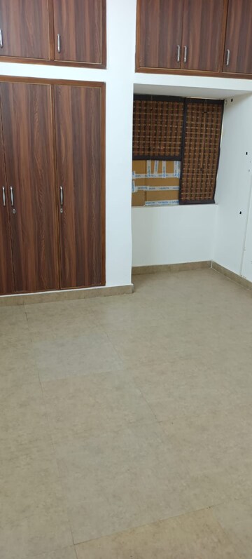 Room in 1 BHK Builder Floor at Dwarka – for Rent