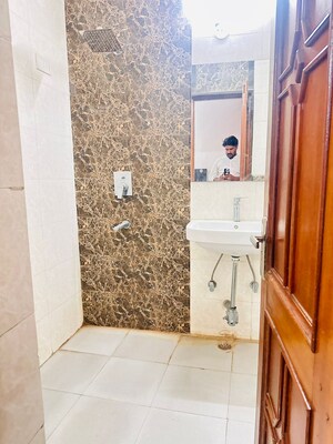 Bathroom in 2 BHK Builder Floor at Sector 40 – for Rent